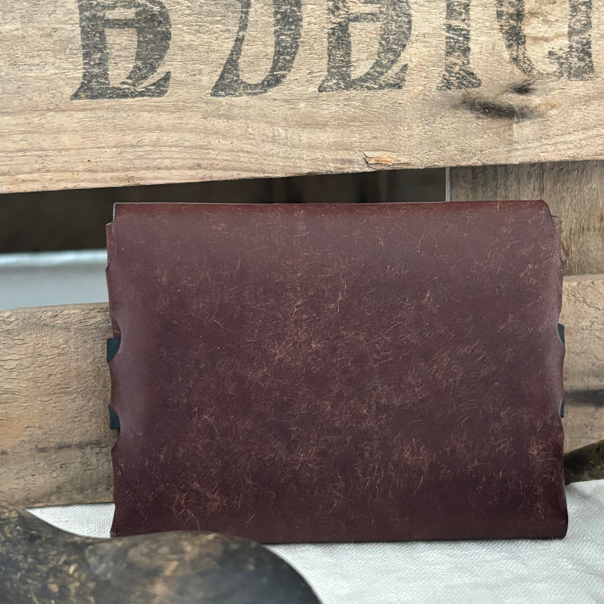 Candelón card case - Pueblo Chestnut and Black