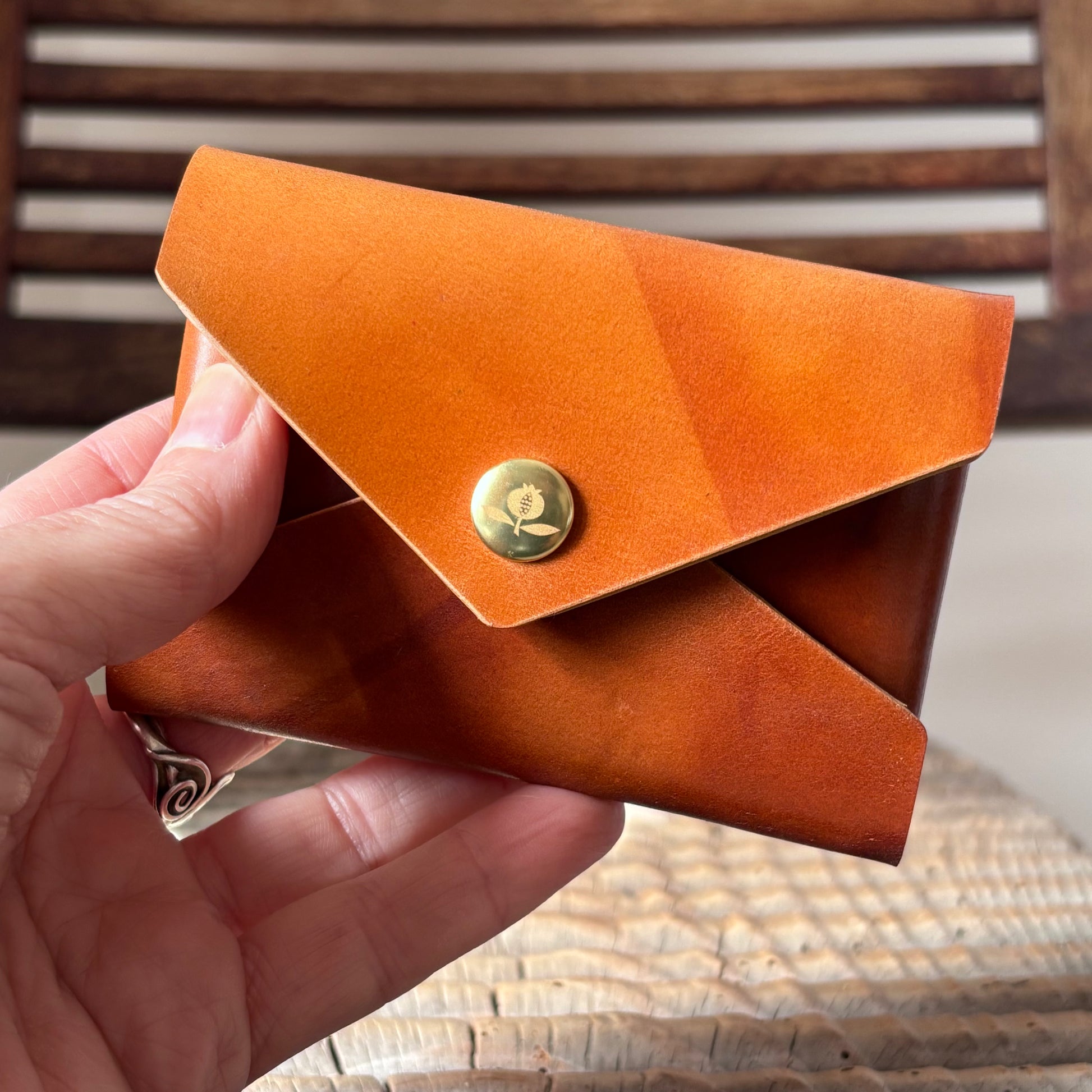 Pétalo envelope wallet - Shell Cordovan Copper Flow