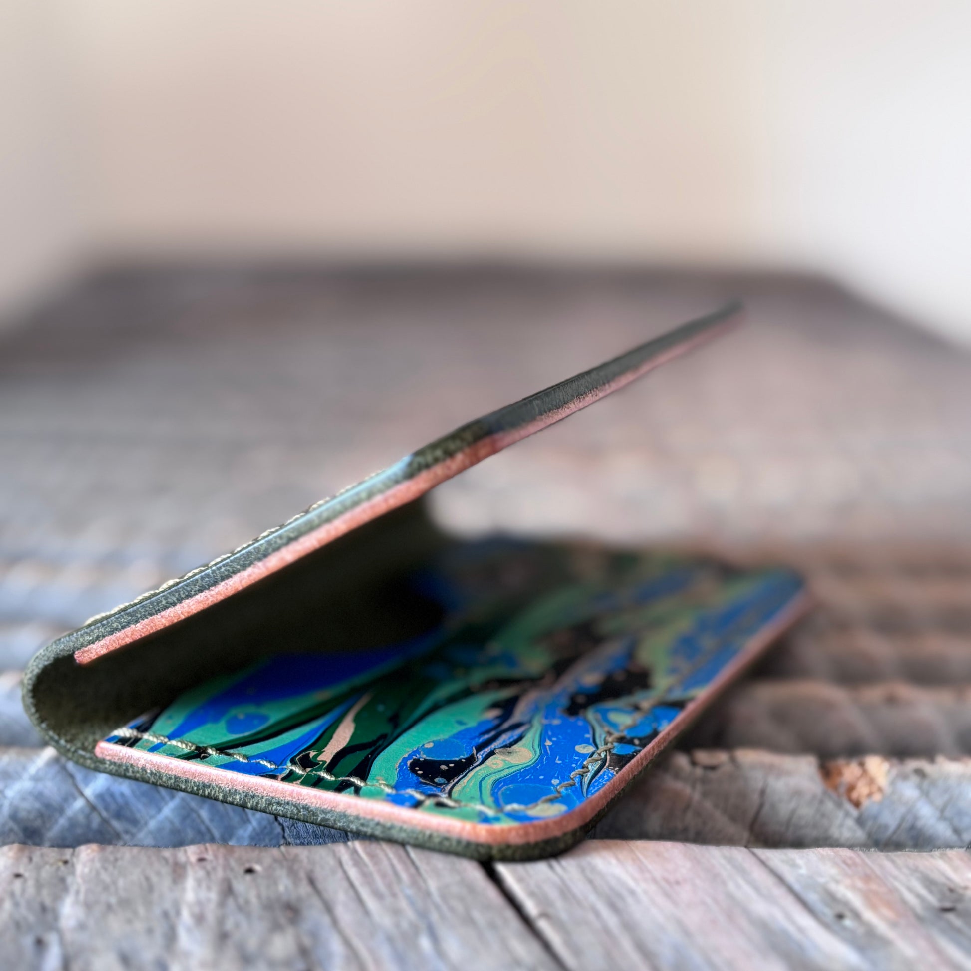 Matraquilla - Minerva Olive with blue & green hand-marbled