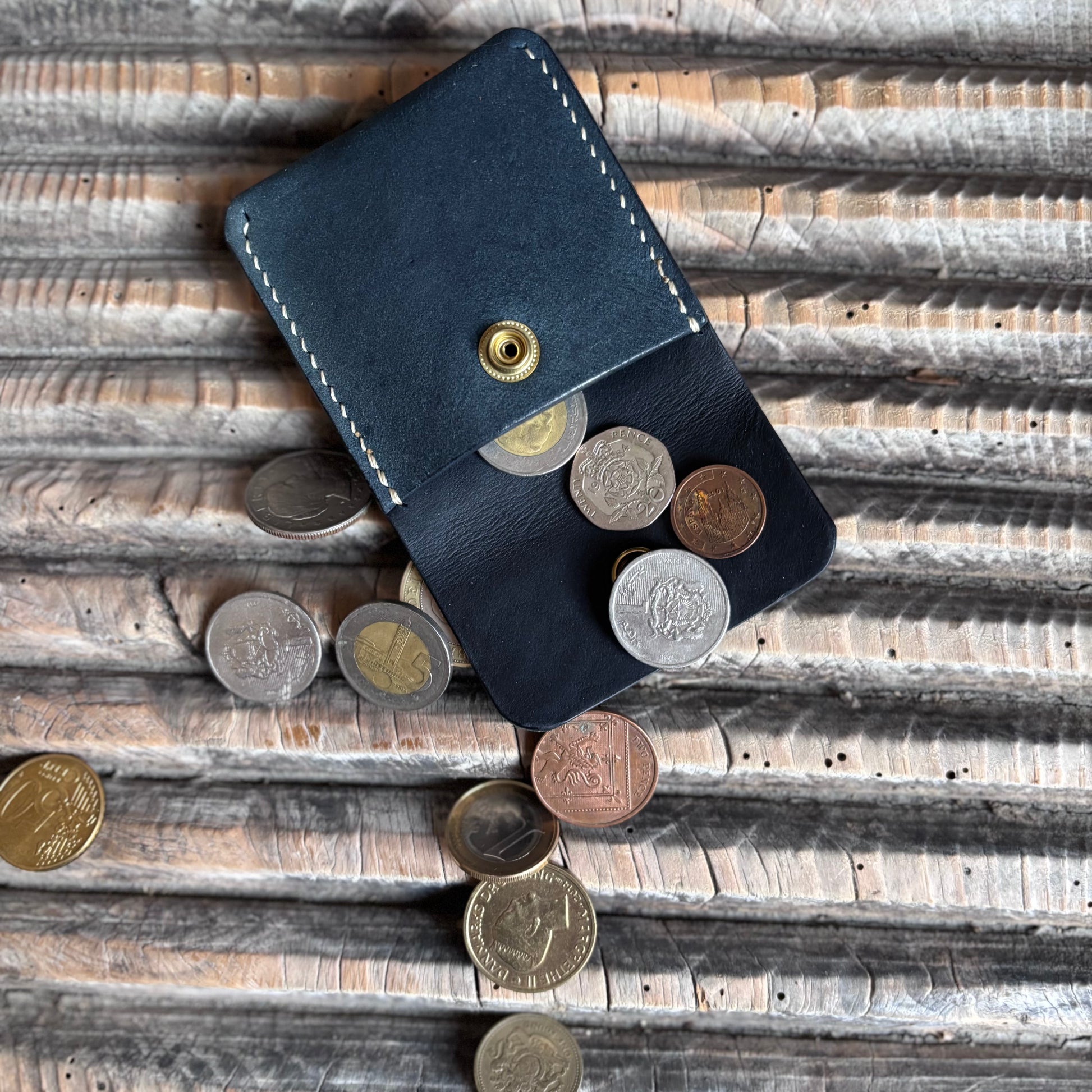 Veleta - Coin keeper in Shell Cordovan Culatta Cavallo Flower: Blue