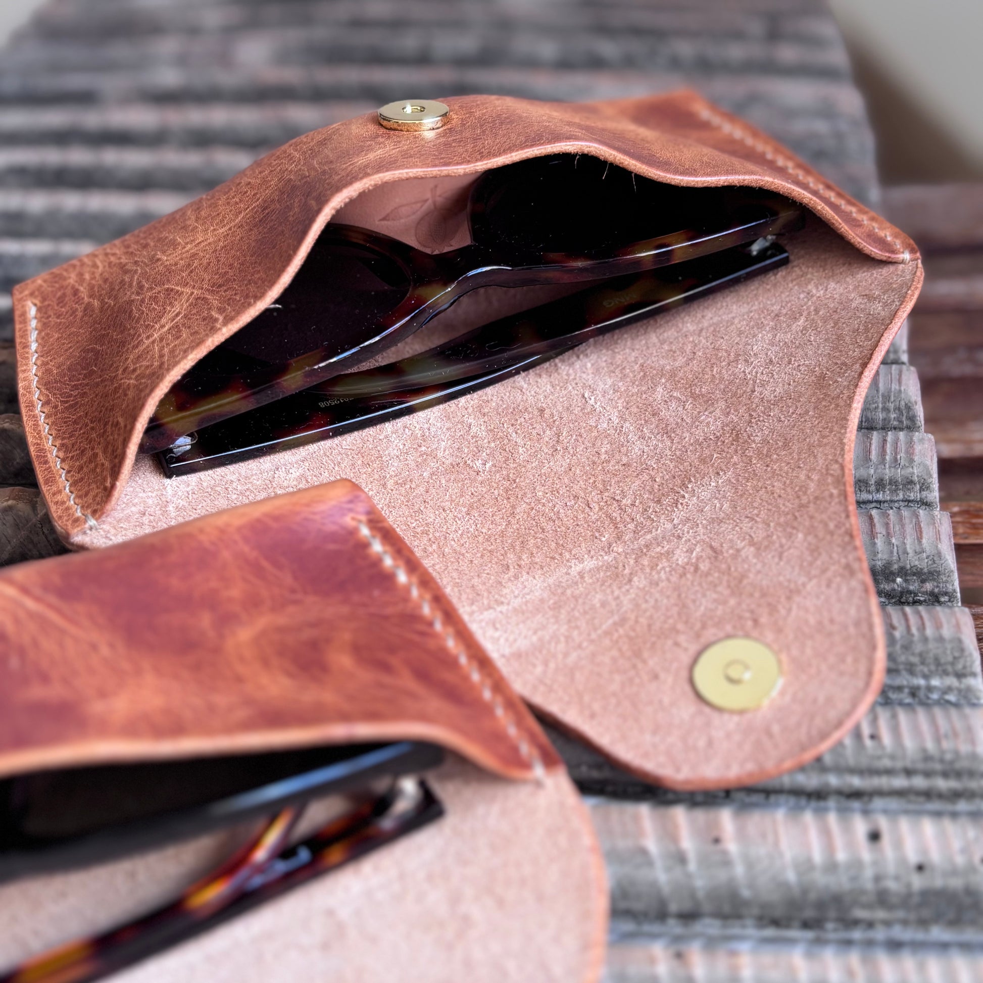 Mira - Glasses case, Badalassi Carlo waxy Bone