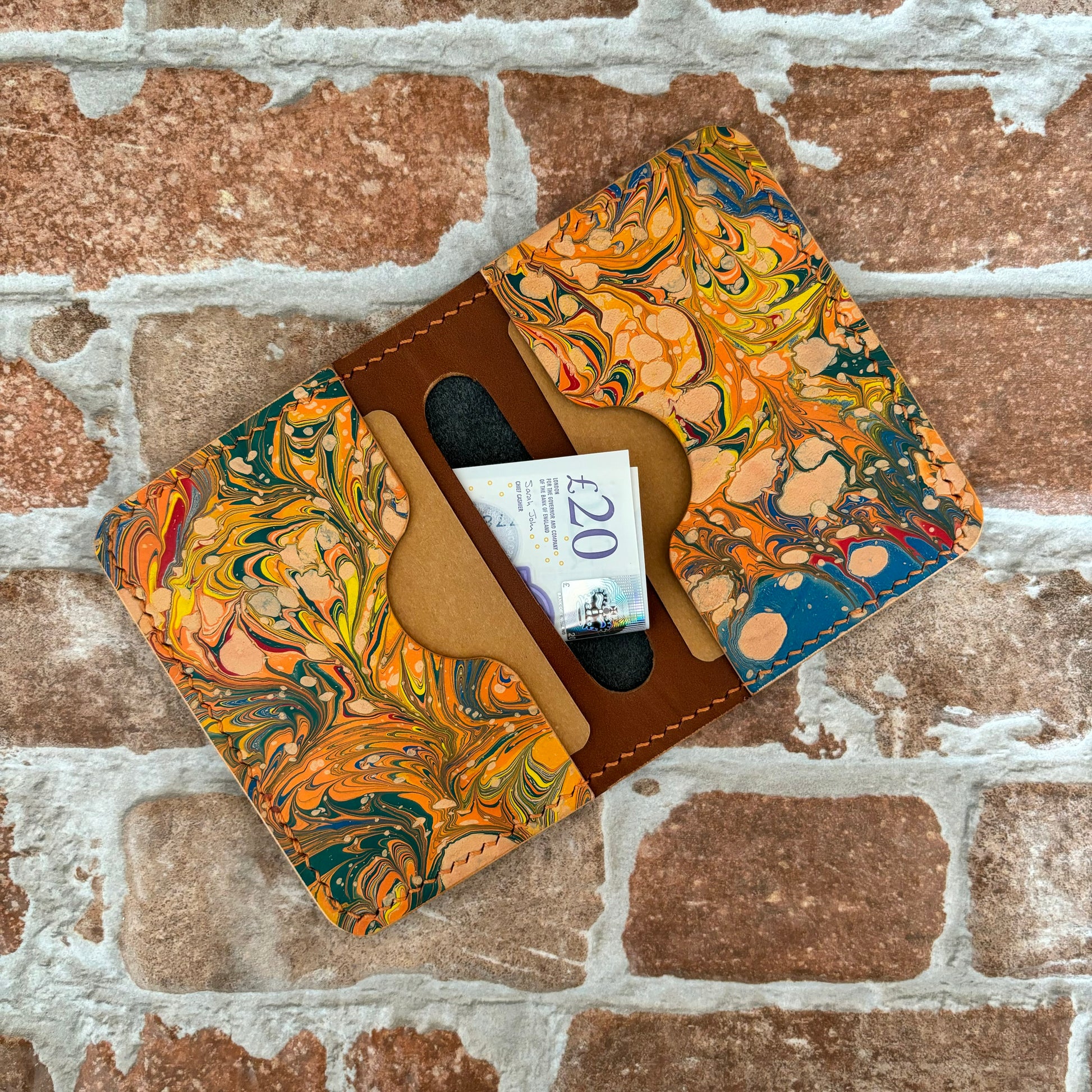 Quisquilla - Pueblo black and hand-marbled slots