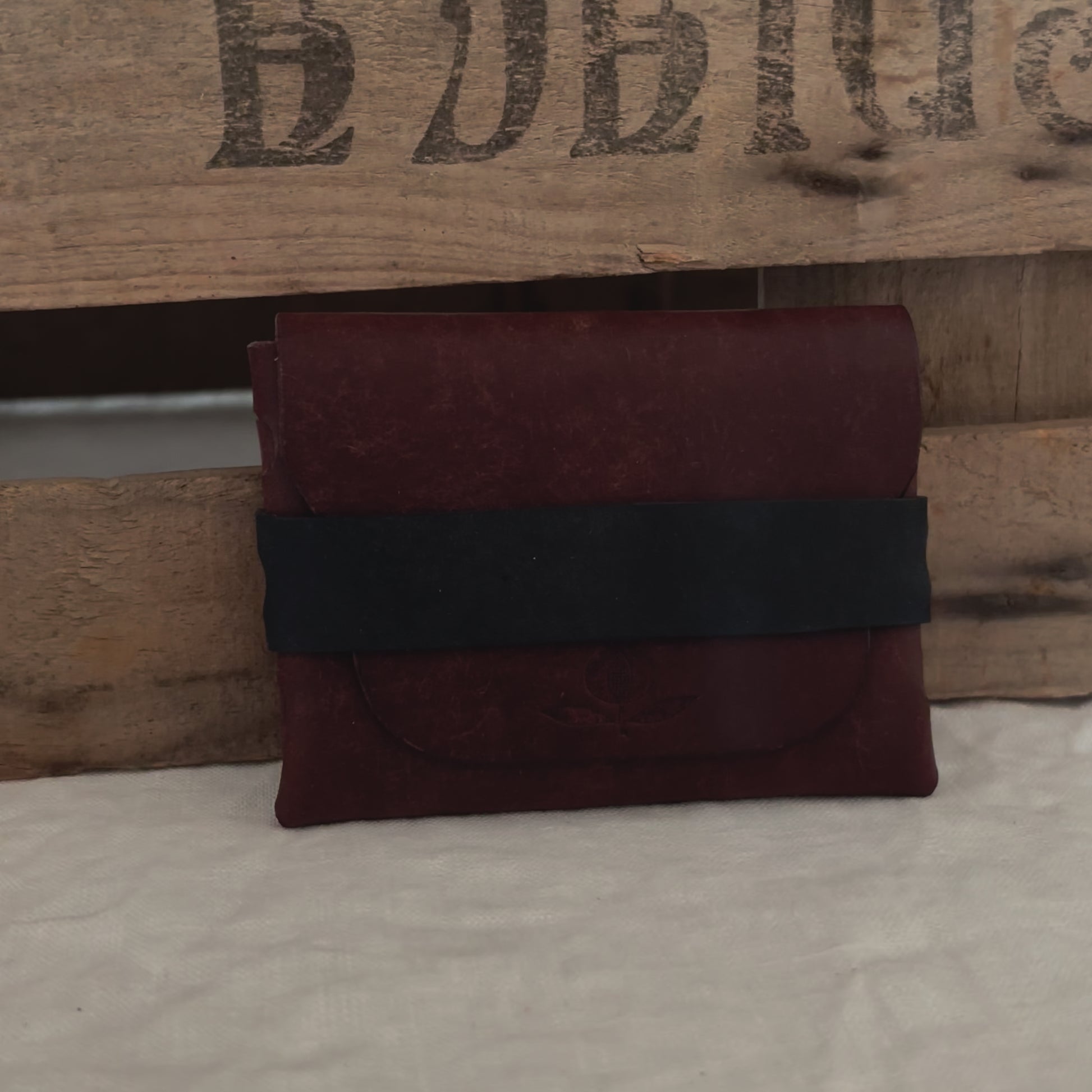 Candelón card case - Pueblo Chestnut and Black