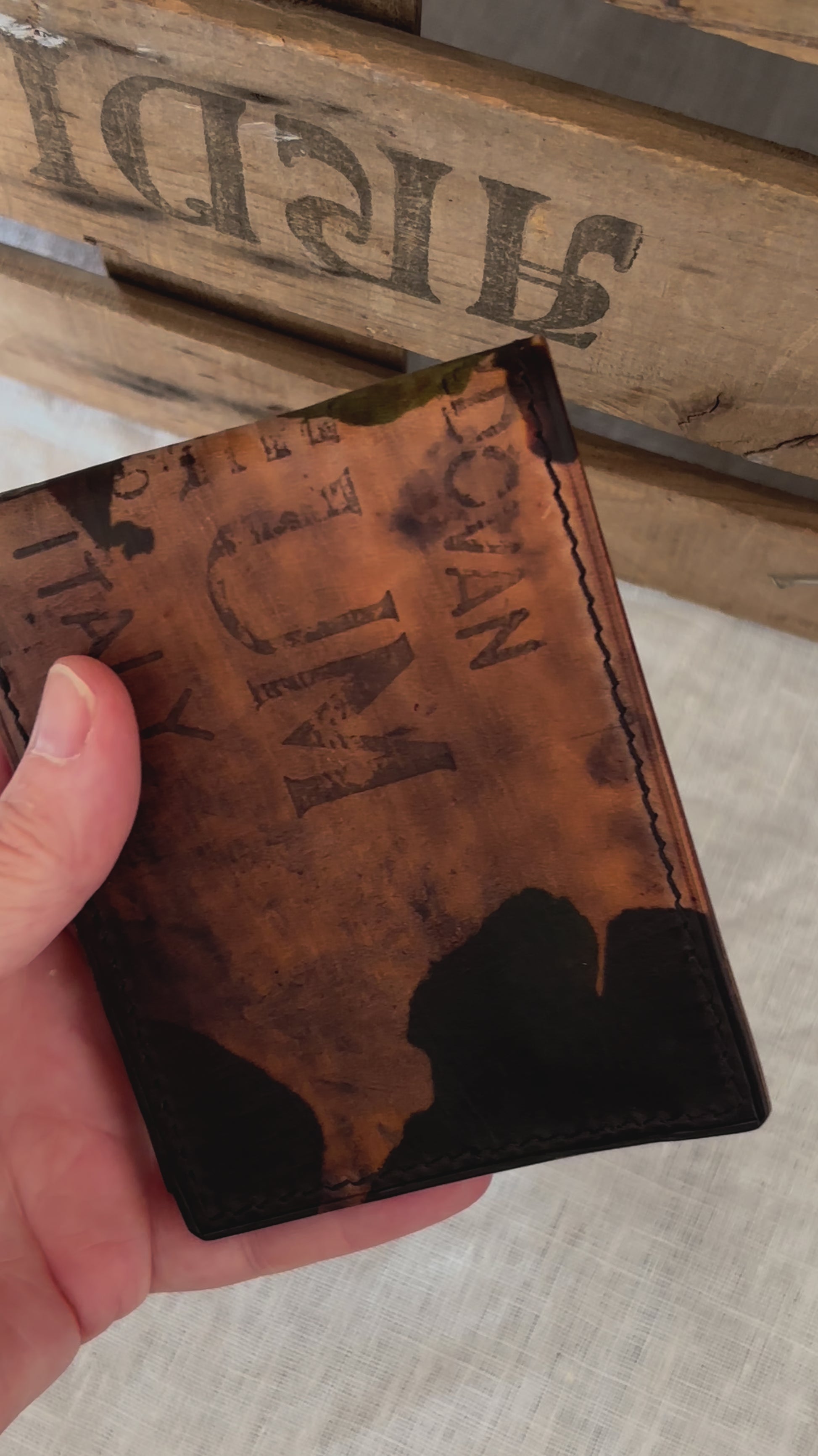 Piqueta Traditional bifold - Corium Shell Cordovan Toscano / Buttero Whiskey / Pueblo Black