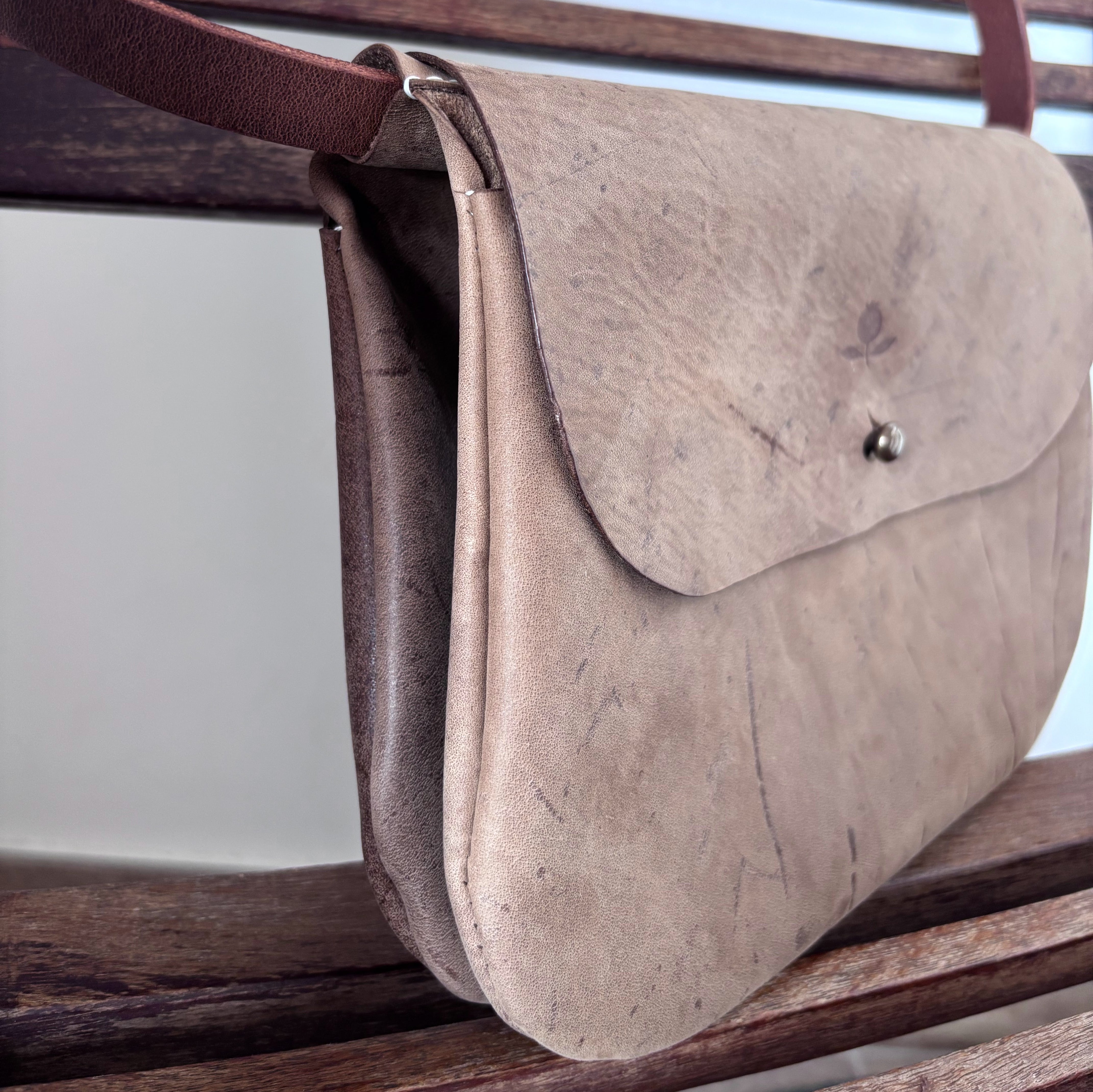 Hojas saddle bag - Olivenleder Dark Chocolate