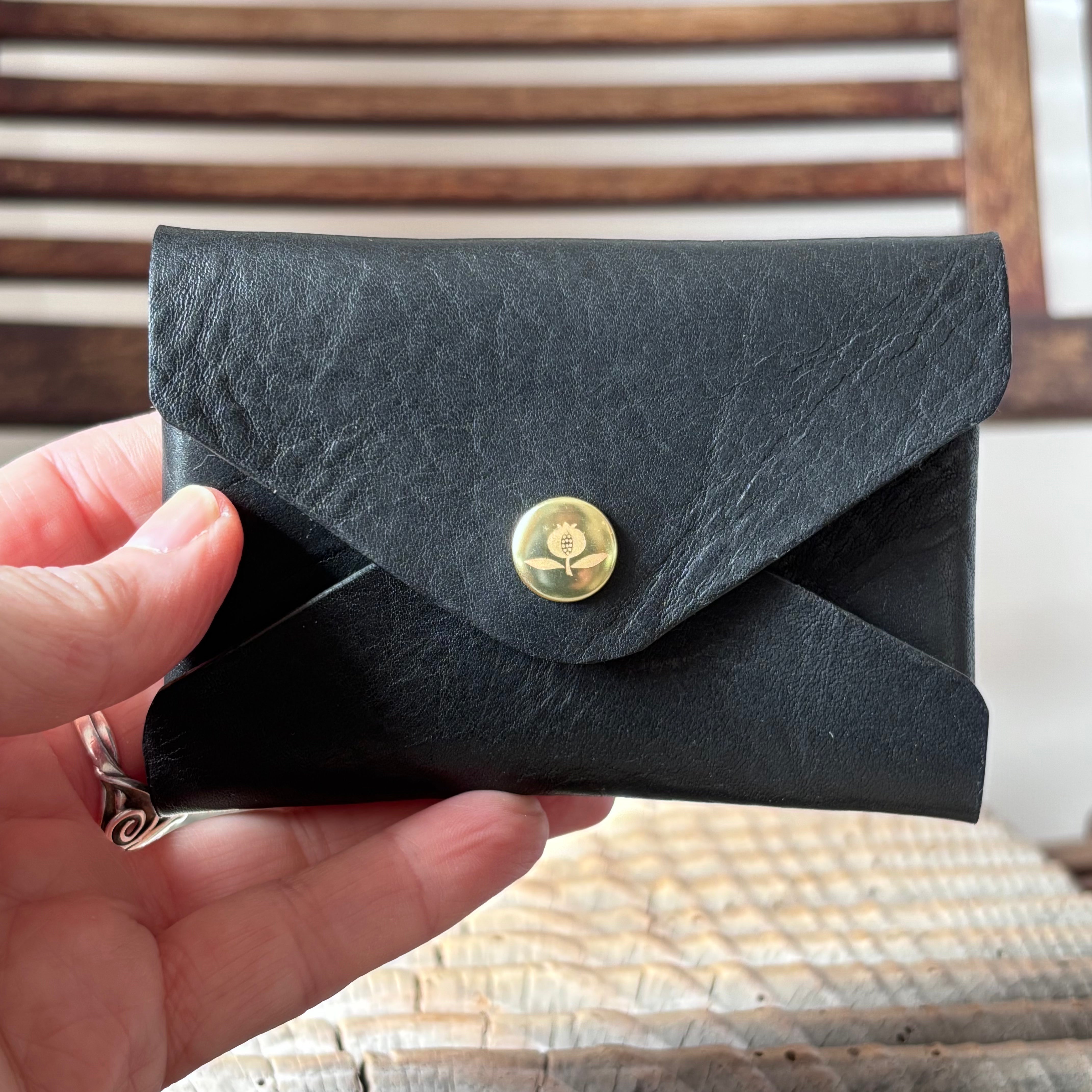 Pétalo envelope wallet - Horween Derby Black