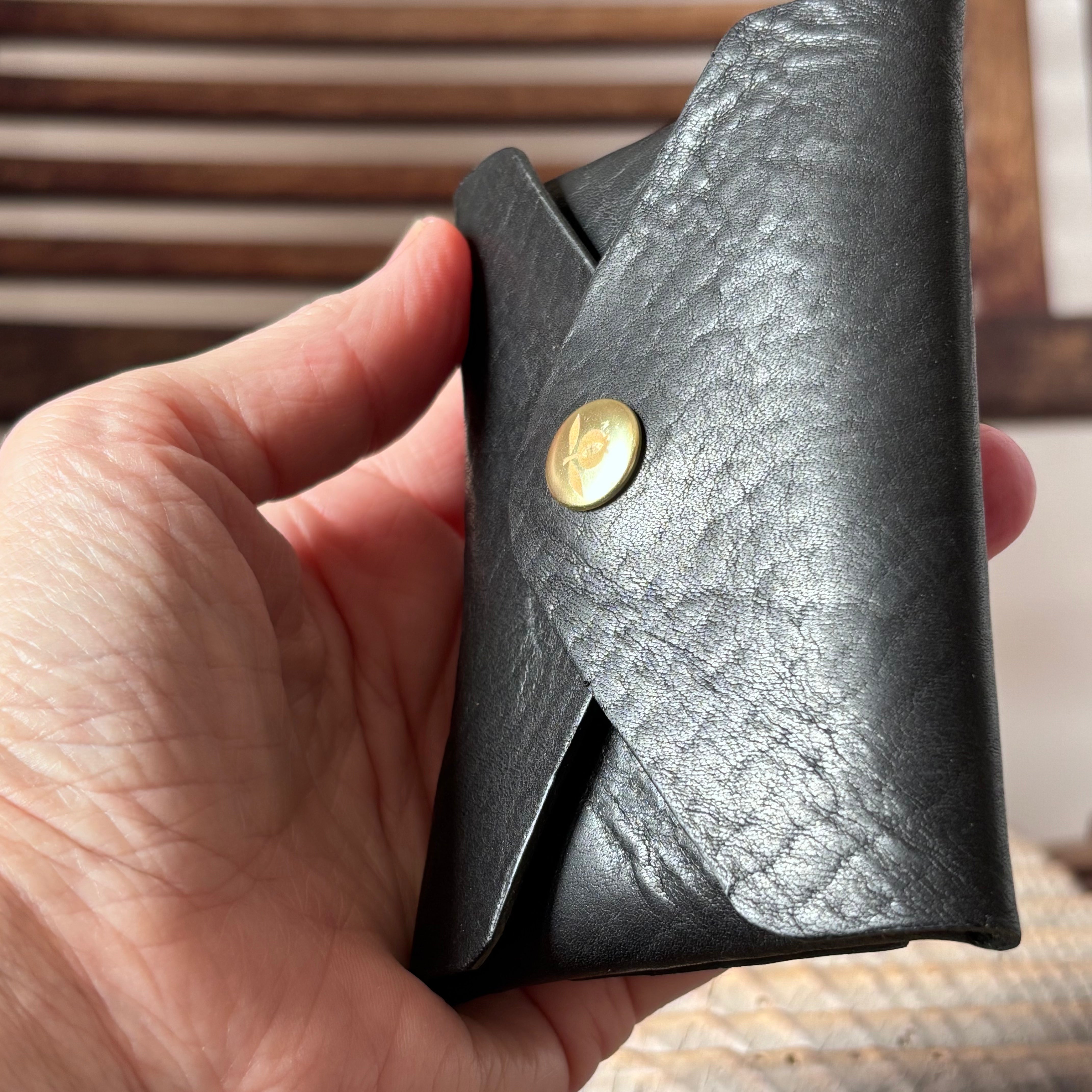 Pétalo envelope wallet - Horween Derby Black