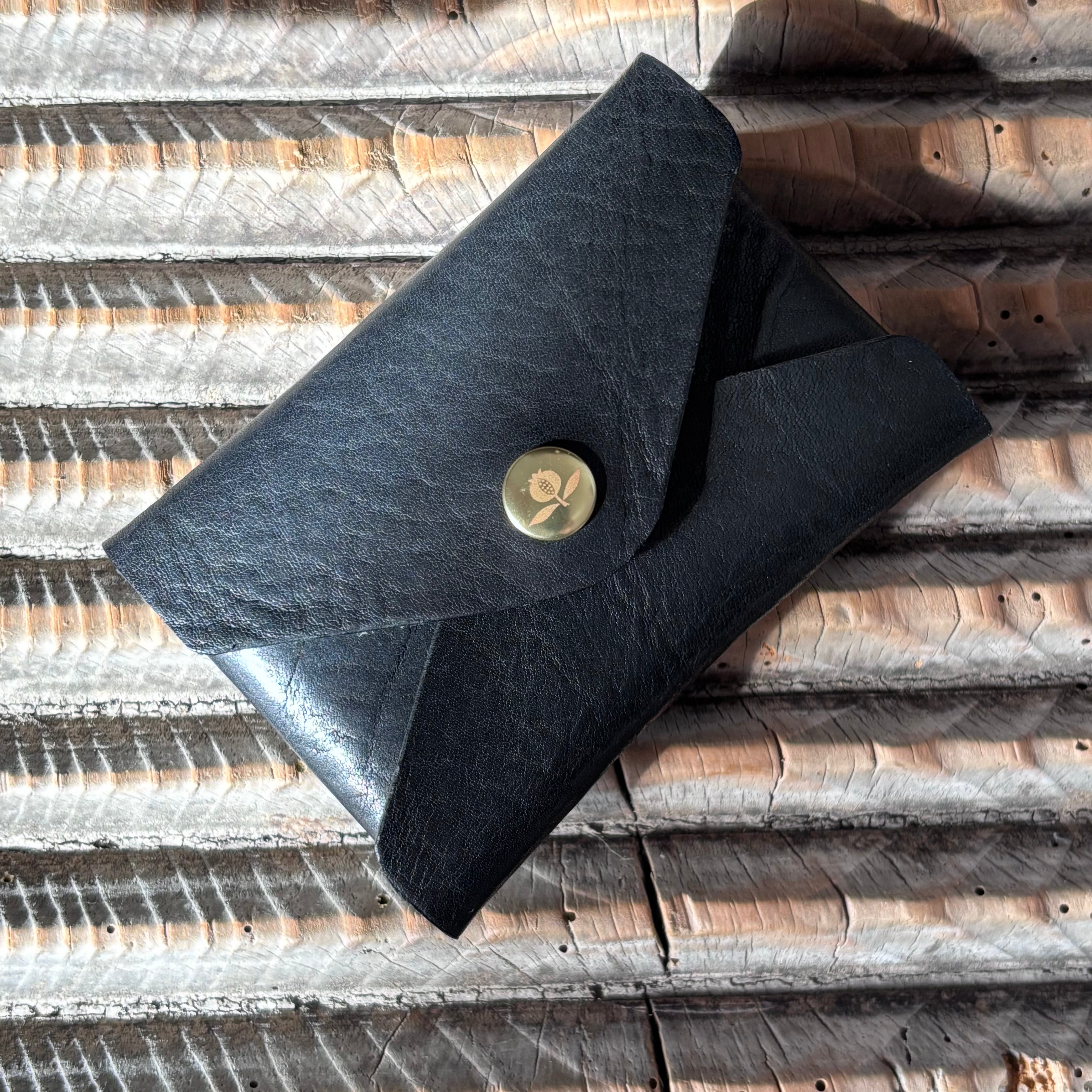 Pétalo envelope wallet - Horween Derby Black