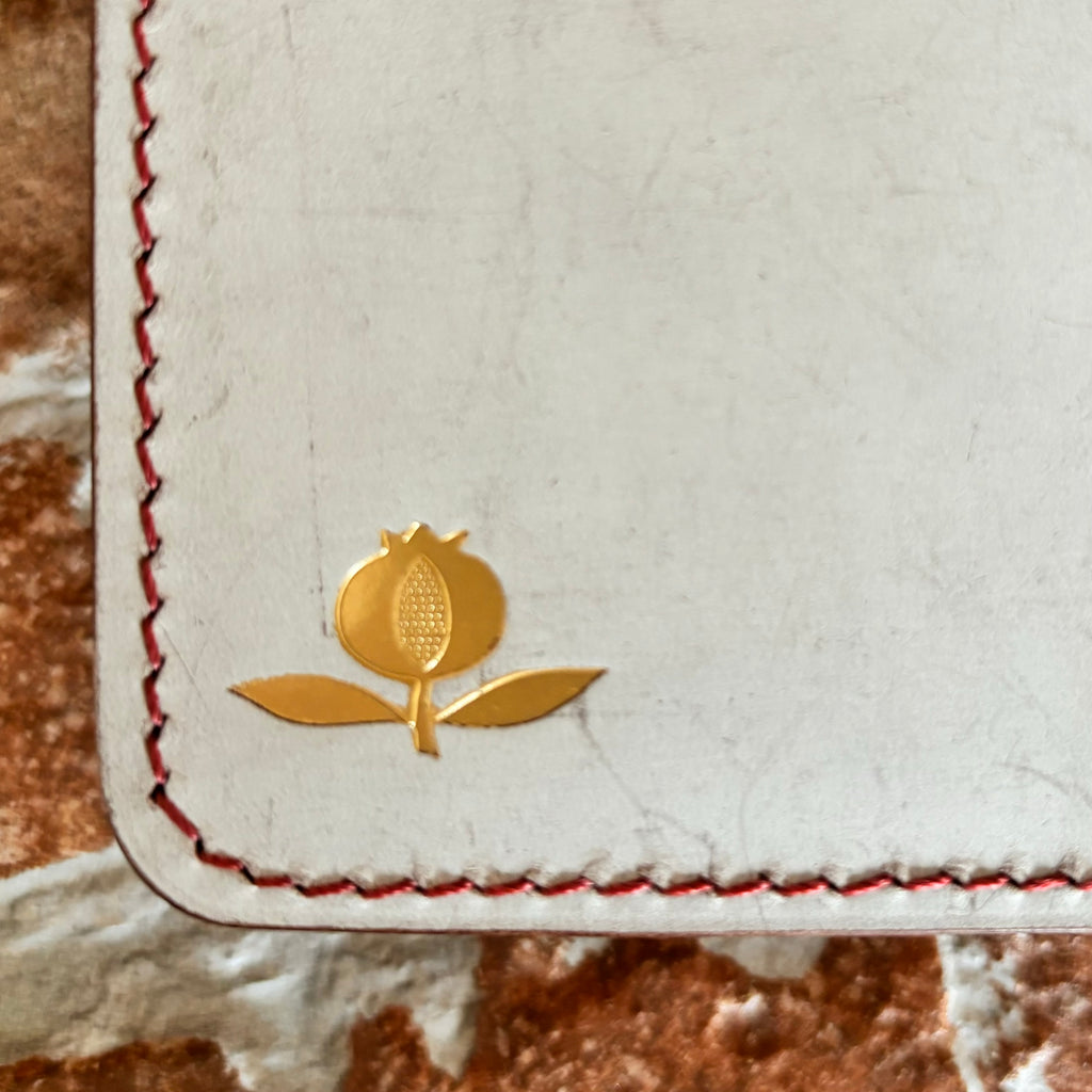 Quisquilla - with Chestnut Pueblo & copper/silver/gold card slides
