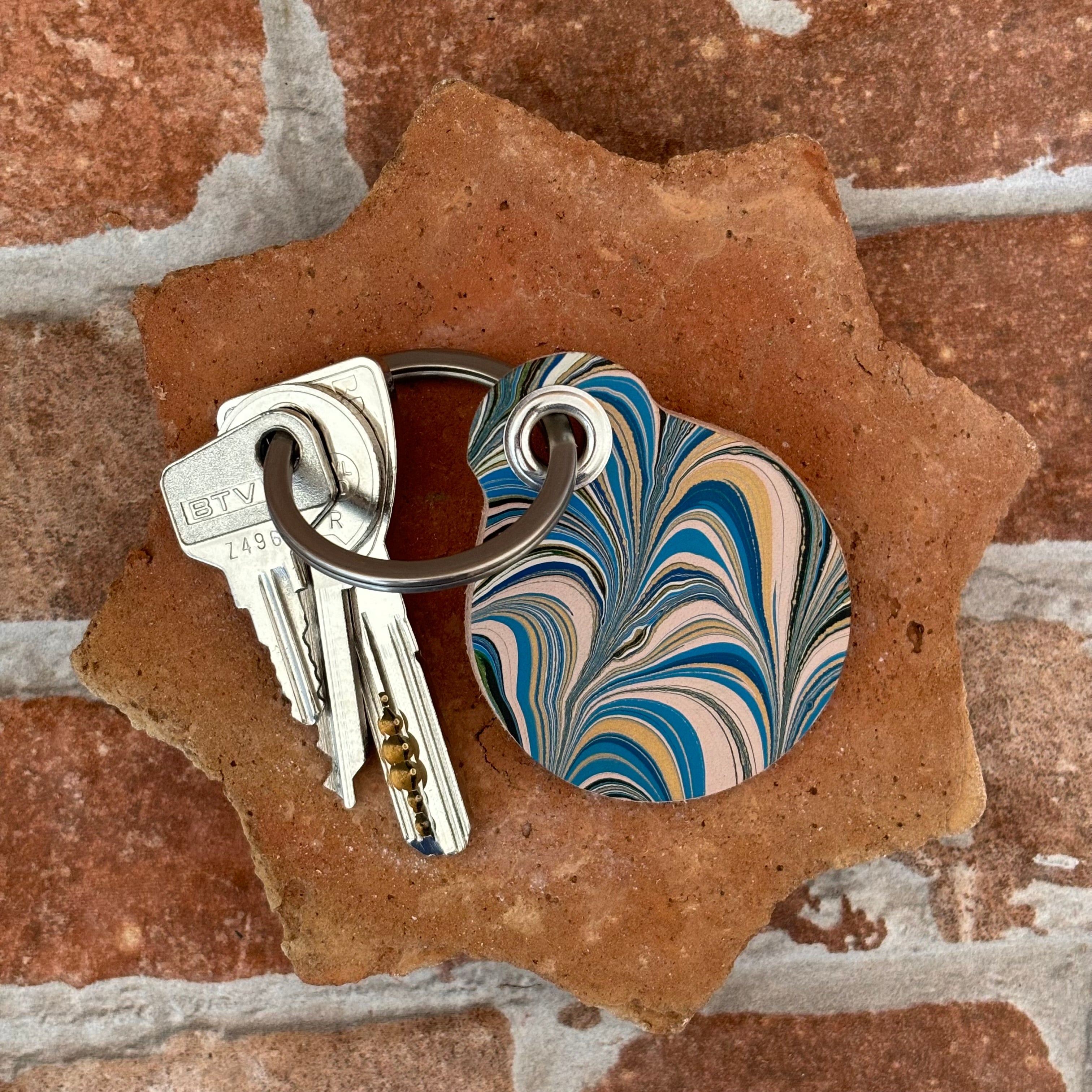 Sabika Hand Marbled Key Fob - round